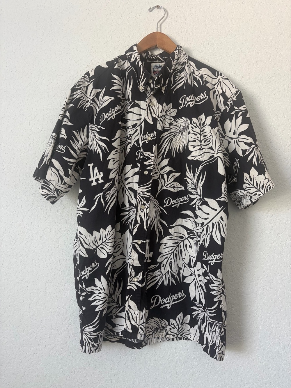 Los Angeles Dodgers Navy & White Hawaiian Button-Up Shirt